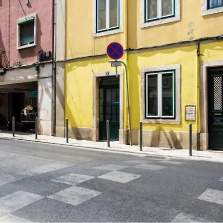 Apartman Campolide Door